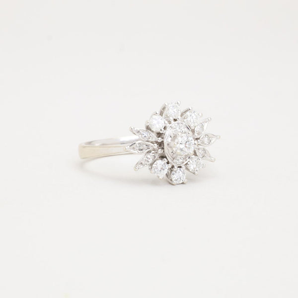 Haloring med diamant (0.7 ct) i 14K vitt guld strl. 18.5 / strl. 58