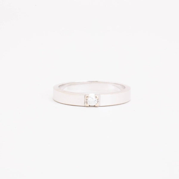 Alliansring med diamant (0.06 ct) i 14K vitt guld strl. 16.6 - 16.9 / strl. 52 - 53