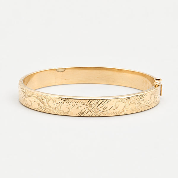 Mejslad armring med lås i 8K guld, 6 cm, 12.13 g