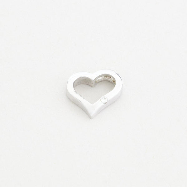 Hjärthänge med diamant (0.015 ct) i 14K vitt guld, 1.1 cm, 1.42 g
