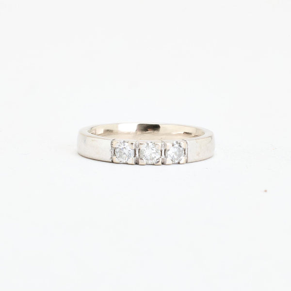 Alliansring med diamant (0.27 ct) i 14K vitt guld strl. 16.9 / strl. 53