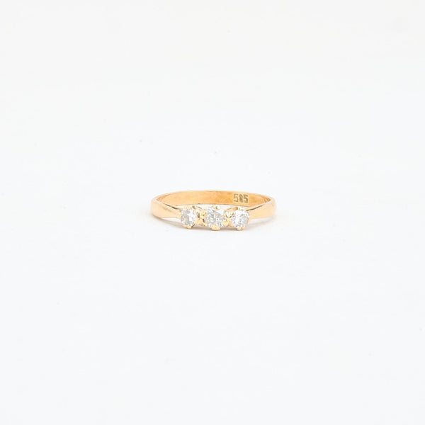 Klassisk tre stenar ring med diamant (0.26 ct) i 14K guld strl. 16.6 / strl. 52