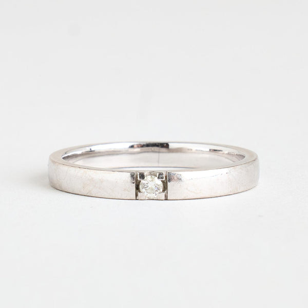 Alliansring med diamant (0.08 ct) i 14K vitt guld strl. 17.5 - 17.8 / strl. 55 - 56