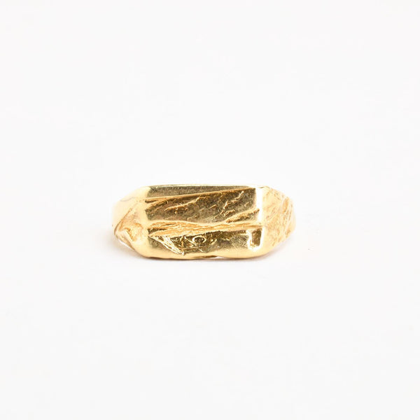 Organisk klackring i 14K guld strl. 21 / strl. 66