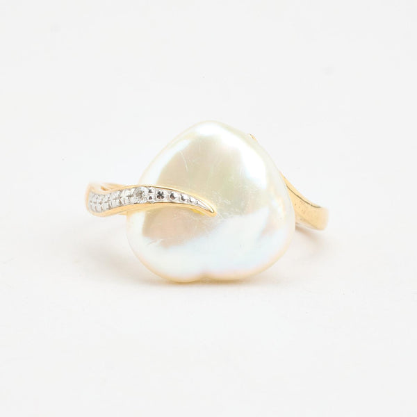 Pärlring med diamant (0.01 ct) i 14K guld med en pärla strl. 17.2 / strl. 54