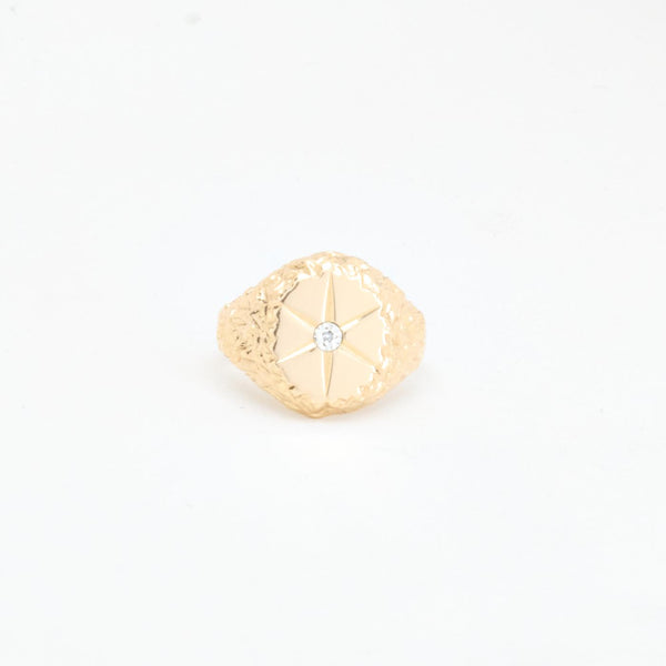 Organisk klackring med diamant i 9K guld strl. 20.4 / strl. 64