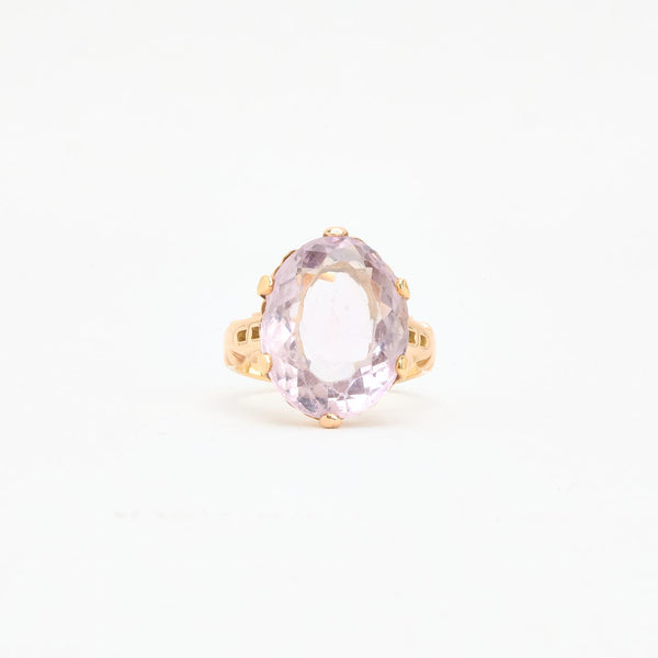 Cocktailring i 14K guld med en ametist strl. 16.6 / strl. 52