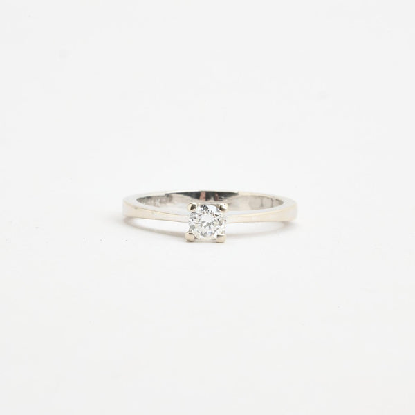Solitärring med diamant i 14K vitt guld strl. 15.6 / strl. 49
