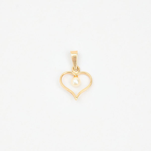 Hjärthänge i 14K guld med en pärla, 2 cm, 0.85 g