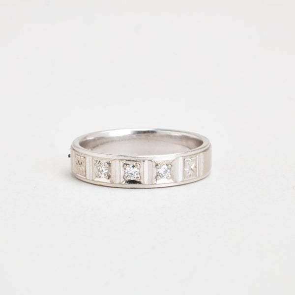 Alliansring med diamant (0.09 ct) i 14K vitt guld strl. 16.6 / strl. 52
