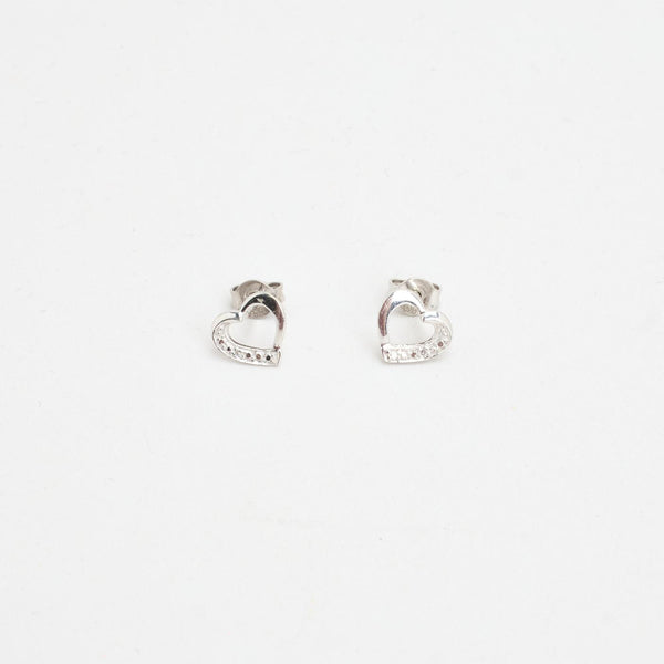 Hjärta örhängen med diamant (0.01 ct) i 14K vitt guld, 0.8 cm,