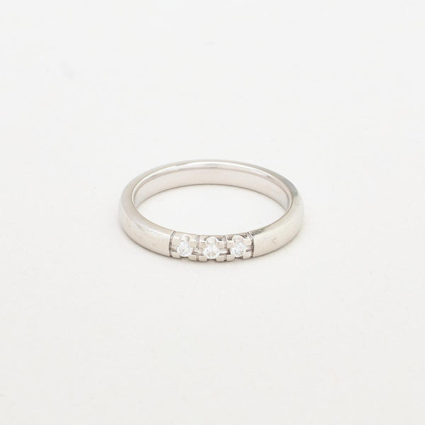 Alliansring med diamant (0.07 ct) i 14K guld strl. 17.5 / strl. 55