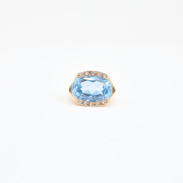 Oval cocktailring i 18K guld strl. 17.8 / strl. 56