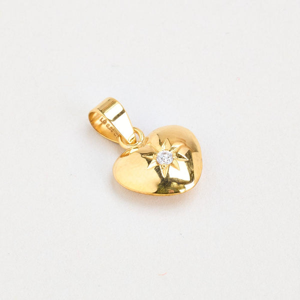 Klassisk Hjärthänge med diamant (0.03 ct) i 8K guld, 1.5 cm, 0.4 g
