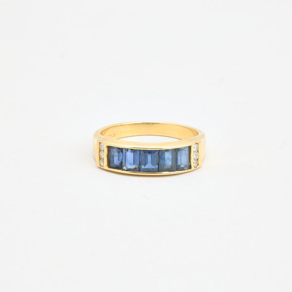Modern gypsyring med diamant (0.09 ct) i 18K guld med en topas strl. 17.5 / strl. 55