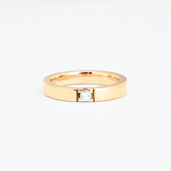 Alliansring med diamant (0.1 ct) i 14K guld strl. 17.8 / strl. 56